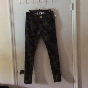 Camouflage skinny jeans